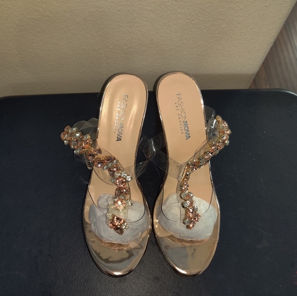 BRAND NEW Fashion Nova:Binky RoseGold Wedges - Picture 4 of 5